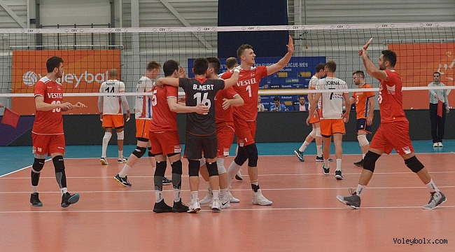 Efeler, CEV Altın Avrupa Ligi'nde Hollanda'ya 3-2 Mağlup Oldu