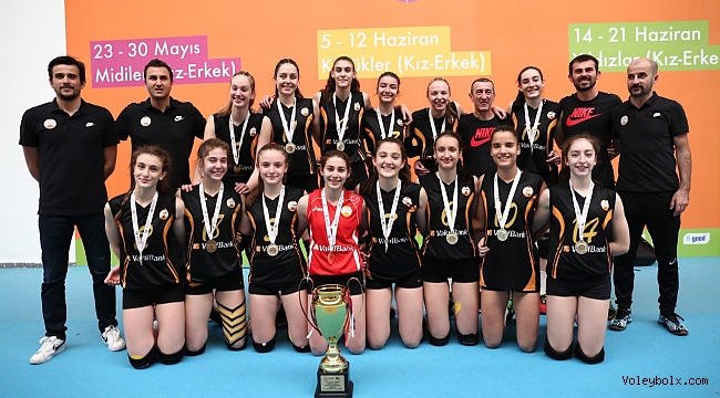 Küçükler'de de namağlup şampiyon VakıfBank