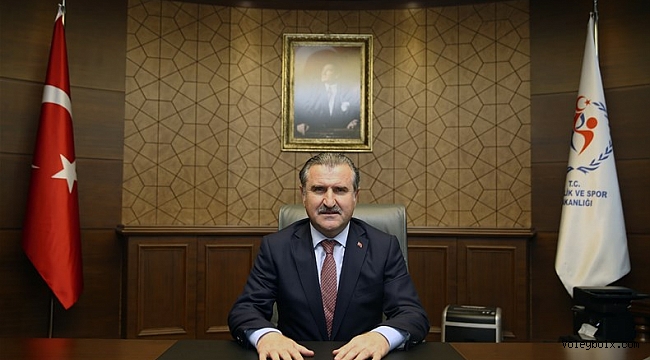 Gençlik ve Spor Bakanı Osman Aşkın Bak, A Bayan Milli Takımımızı Tebrik Etti