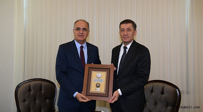 Üstündağ, Milli Eğitim Bakanı Ziya Selçuk’u Ziyaret Etti