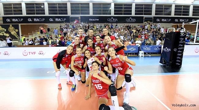 Sultanlar, Gloria Cup Volleyball’a Galibiyetle Başladı