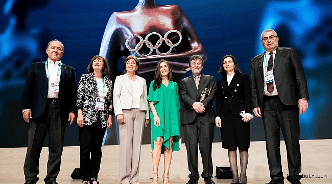 IOC'un “Kadınlar ve Spor Dünya Ödülü” Eczacıbaşı Spor Kulübü’nün