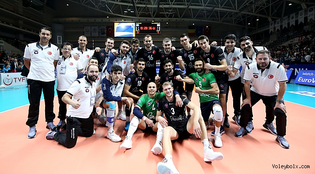 Halkbank galibiyetle başladı