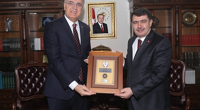 Üstündağ, Ankara Valisi Vasip Şahin’i Ziyaret Etti
