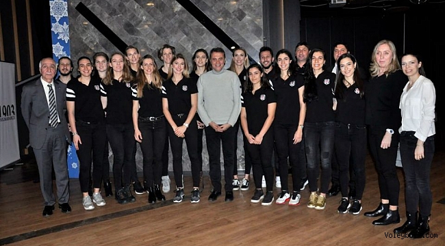 Fikret Orman, Bayan Voleybol Takımı ile Yemekte Buluştu