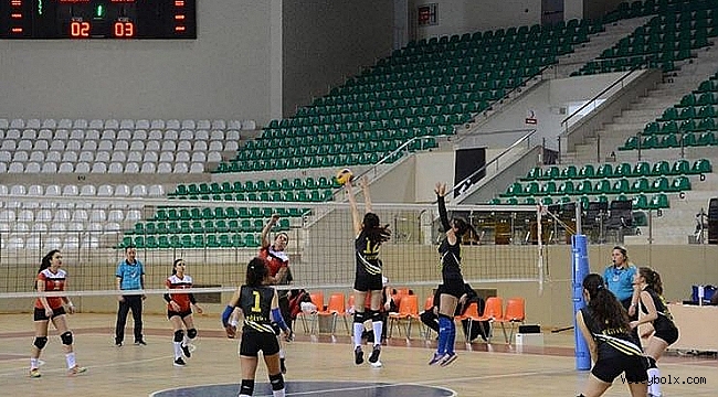 Anadolu Üniversitesi Bahar Şenlikleri'nde spor heyecanı voleybolla sürdü