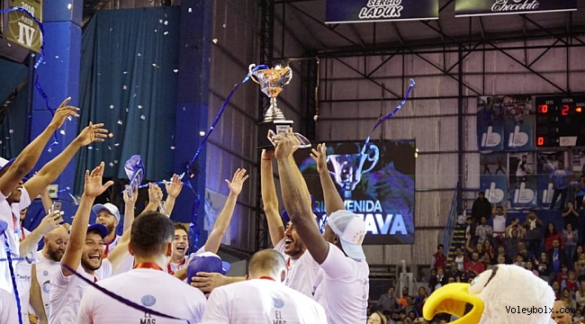 Arjantin'in şampiyonu Bolivar Volei