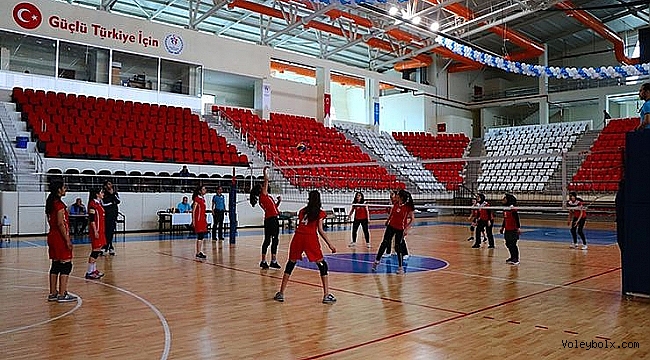 Genç Kızlar Voleybol müsabakaları başladı