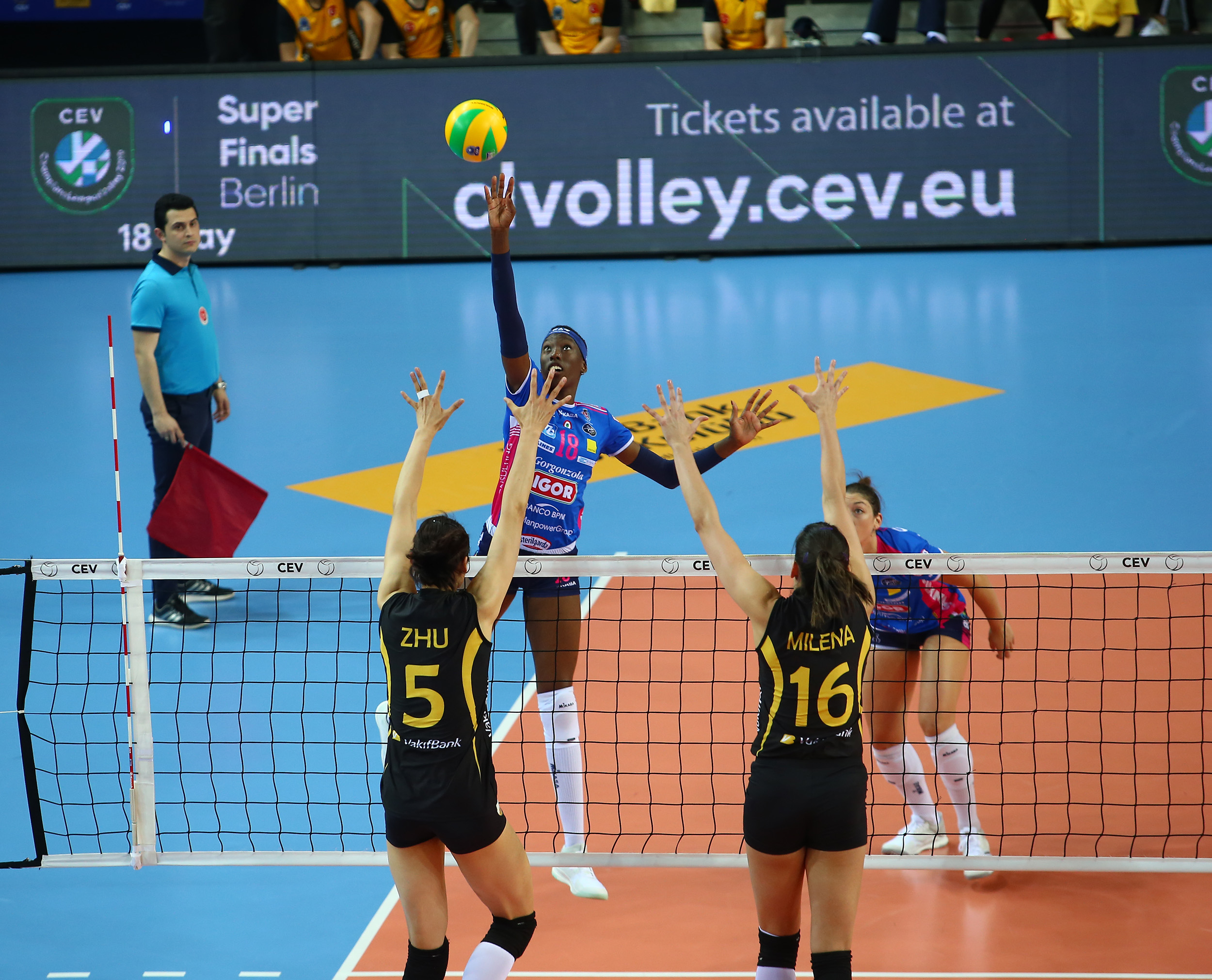 VakıfBank Yarı Final İlk Maçında Mağlup Oldu