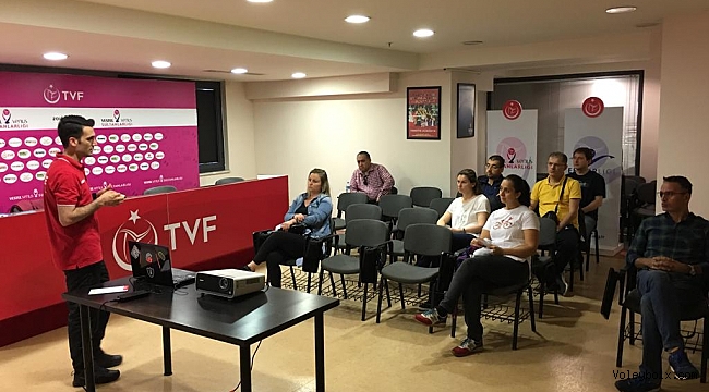 Fabrika Voleybol, İstanbul’da Veli Eğitim Seminerleri Düzenledi