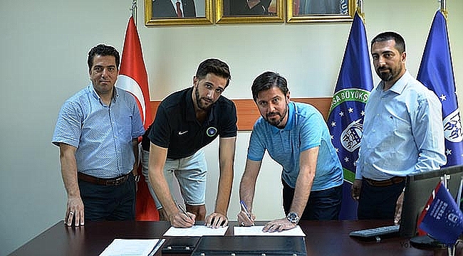 Furkan Dur sözleşme yeniledi