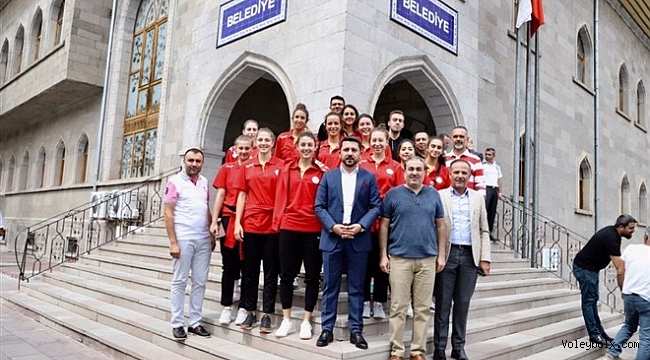 Nevşehir Belediyesi voleybol takımı, Başkan Arı’yı ziyaret etti