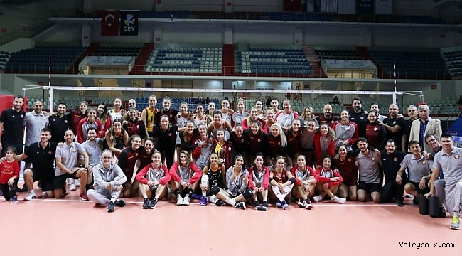 Eczacıbaşı VitrA, THY Dostluk Turnuvası’nda şampiyon