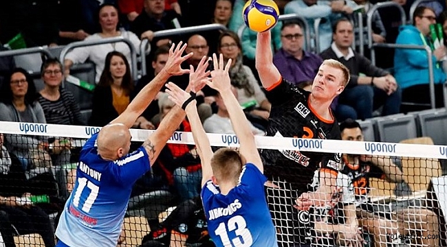 Almanya'da lider Berlin Recycling Volleys deplasmanda 3-0 kazandı