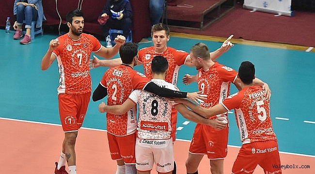 Ziraat Bankası Voleybol Takımı'ndan online antrenman