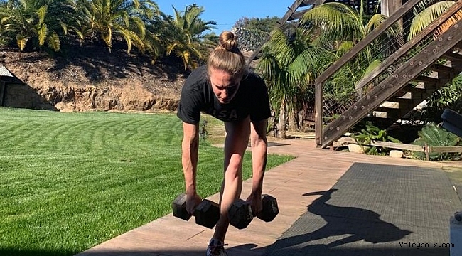 Carli Lloyd ülkesinden aktarıyor