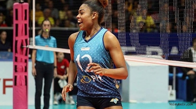 Angela Leyva, PTT'den ülkesinin Universidad San Martín takımana transfer oldu..