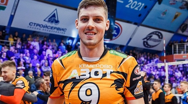 Ukraynalı orta oyuncu Zenit St. Petersburg'da...