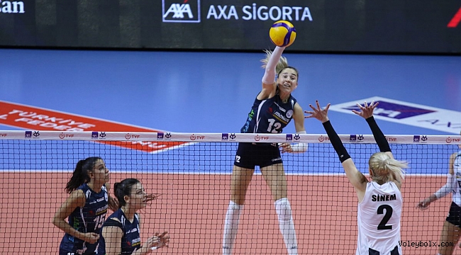 AXA Sigorta Kupa Voley’de Erteleme Maçı Oynandı