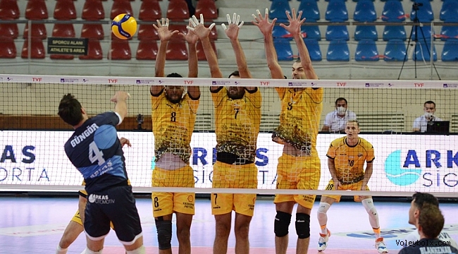 Efeler Ligi’nde 7. Haftanın Ertelenen Maçları Oynandı