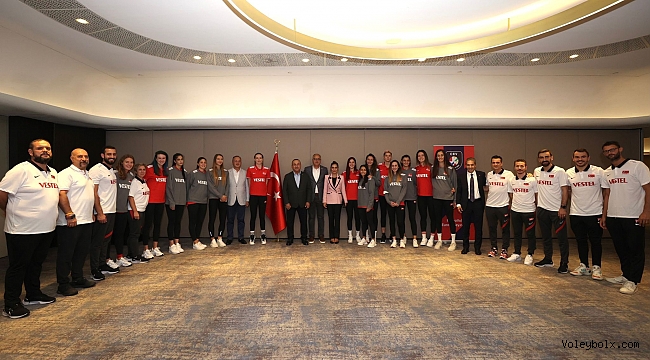 Mevlüt Çavuşoğlu, Filenin Sultanları’nı Ziyaret Etti