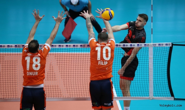 Erkekler Kupa Voley’de İkinci Yarı Finalist Ziraat Bankkart Oldu