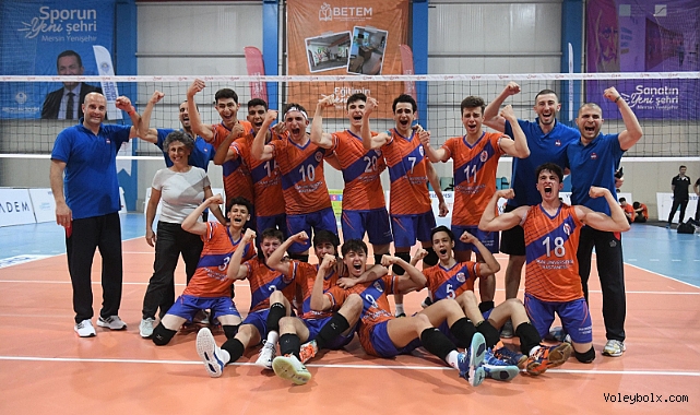 Festival Voleybol Küçük Erkeklerde Şampiyon: Es Spor