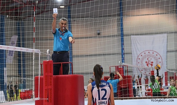Türk Voleybolunda Beyaz Kart ilk kez Mersin Yenişehir'de gösterildi