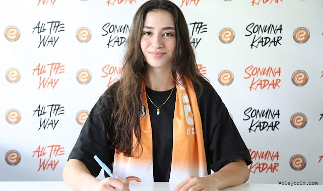 Eczacıbaşı Dynavit, Saliha Şahin’le sözleşme yeniledi