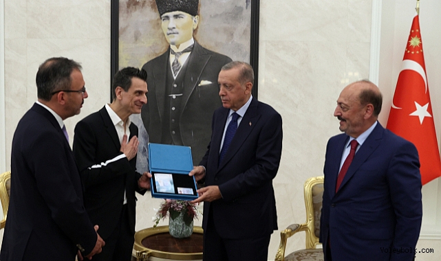 Cumhurbaşkanı Erdoğan, Guidetti’ye ‘Turkuaz kart’ verdi
