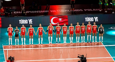 Filenin Sultanları, Dünya Şampiyonası’nda Polonya Karşısında