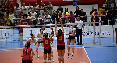 Küçük Kızlar Türkiye Şampiyonası'nda Grup Müsabakaları Sona Erdi