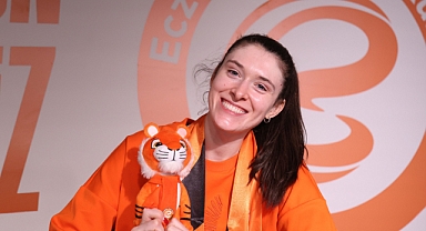 Eczacıbaşı Dynavit, Dana Rettke ile sözleşme yeniledi