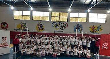 Fabrika Voleybol Yeni Okulunu Mardin-Artuklu'da Açtı