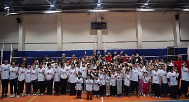 Fabrika Voleybol Yeni Okulunu Şanlıurfa'da Açtı 