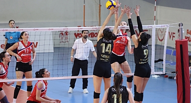 TVF Kadınlar 2. Ligi Çeyrek Final Etabı'nda İkinci Gün Sona Erdi