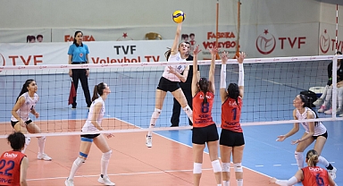 TVF Voleybol Kadınlar 2. Ligi'nde Çeyrek Final Etabı Sona Erdi