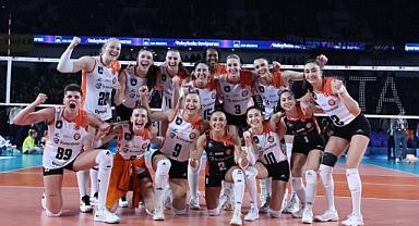 2026 Kadınlar AXA Sigorta Kupa Voley'de Finalin Adı VakıfBank-Eczacıbaşı Dynavit