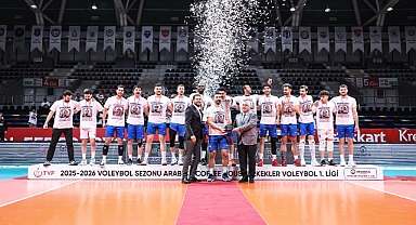 Arabica Coffee House Erkekler 1.Ligi'nin Şampiyonu Onikişubat Bld. Spor