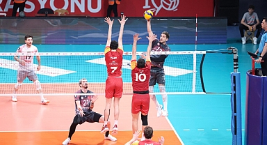 SMS Grup Efeler Ligi’nde Final Heyecanı Devam Ediyor