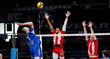 SMS Grup Efeler Ligi Play-Off 3-4 Etabında İkinci Maç Oynandı