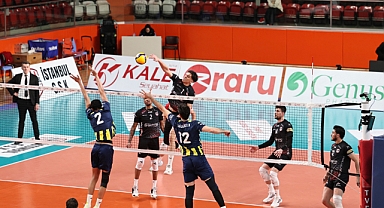 SMS Grup Efeler Ligi Play-Off 5-6 Etabı Başladı