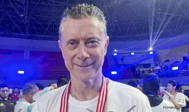 Türk antrenör Bülent Karslıoğlu, Endonezya'da üst üste ikinci şampiyonluğu yaşadı