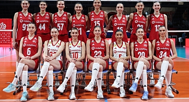 Türkiye Kadın Milli Voleybol Takımı fırtına gibi başladı! Polonya’ya nefes kesen tarif