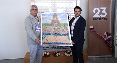 TVF Başkan Vekili Alper Sedat Aslandaş'a FIVB'den Özel Armağan 