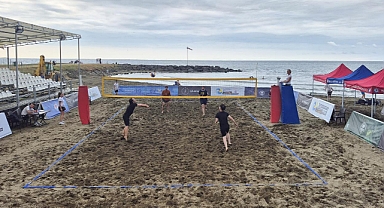 Trabzon'da Plaj Voleybolu Halk Turnuvası Başladı 
