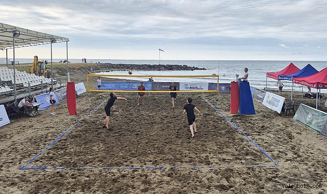 Trabzon'da Plaj Voleybolu Halk Turnuvası Başladı