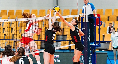 U18 Kadın Milli Takımımız, İspanya'yı 3-0 Mağlup Etti 