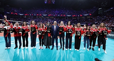 2003 Avrupa İkincisi A Milli Kadın Voleybol Takımı’na Özel Tören