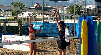 Plaj Voleybolu, U16 Kulüpler Türkiye Şampiyonası'nda İkinci Gün Sona Erdi